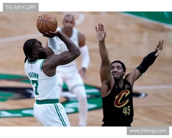 HoopsHype百大球员榜单揭晓里夫斯52杰伦格林64欧文79乔治82名次引关注